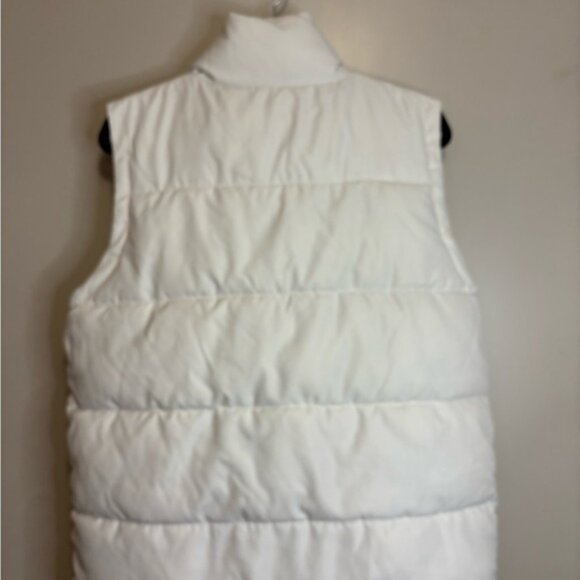 Cupshe Women's Snowy White Puffer Vest - Picture 3 of 4